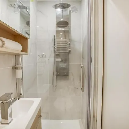 Apartment Tiny Boutique In 11