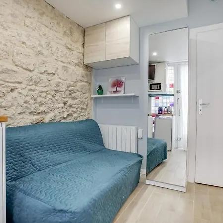Tiny Boutique In 11 Apartment